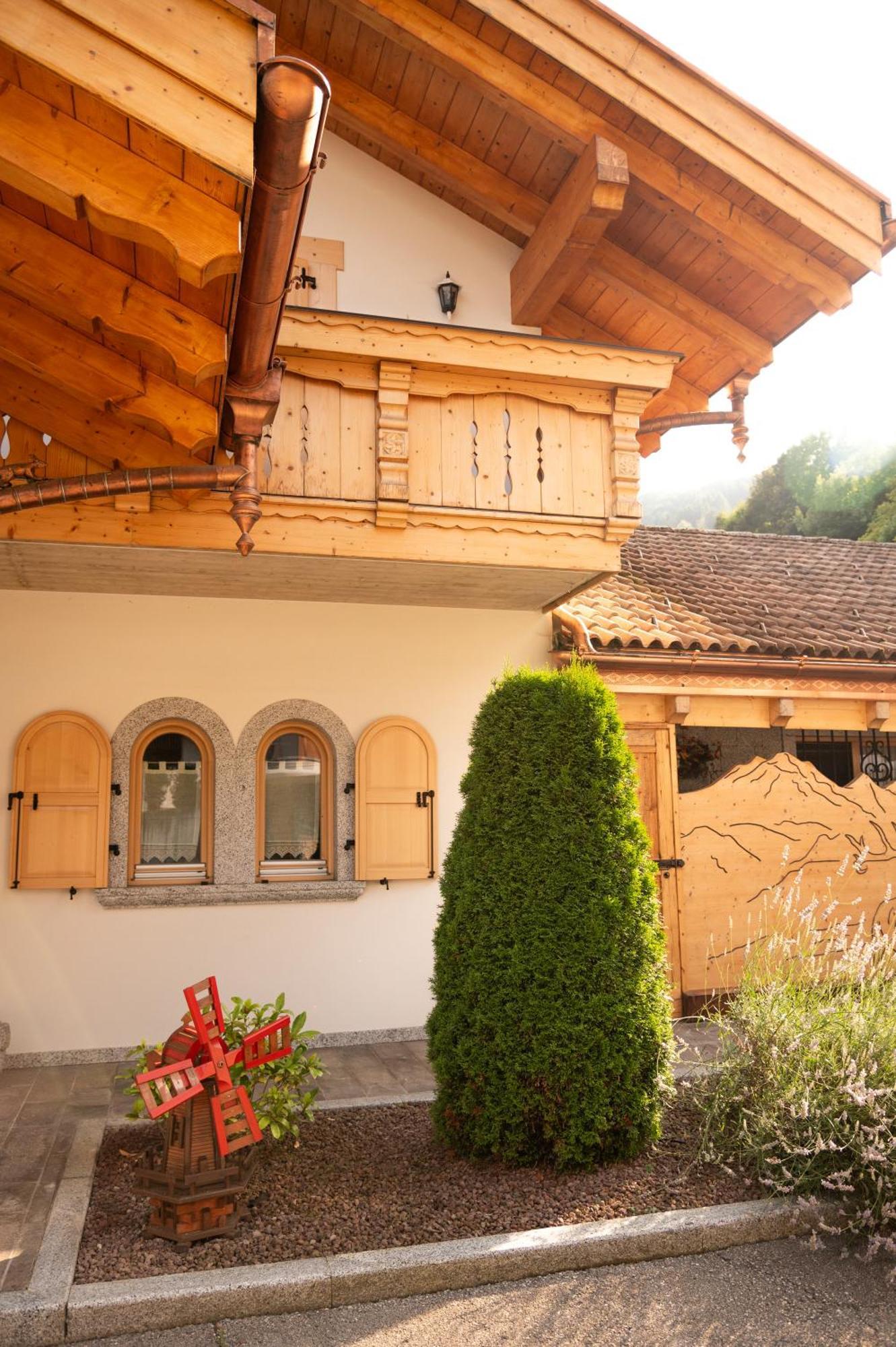 Alfio'S Alpen Suite Roncone Exteriör bild